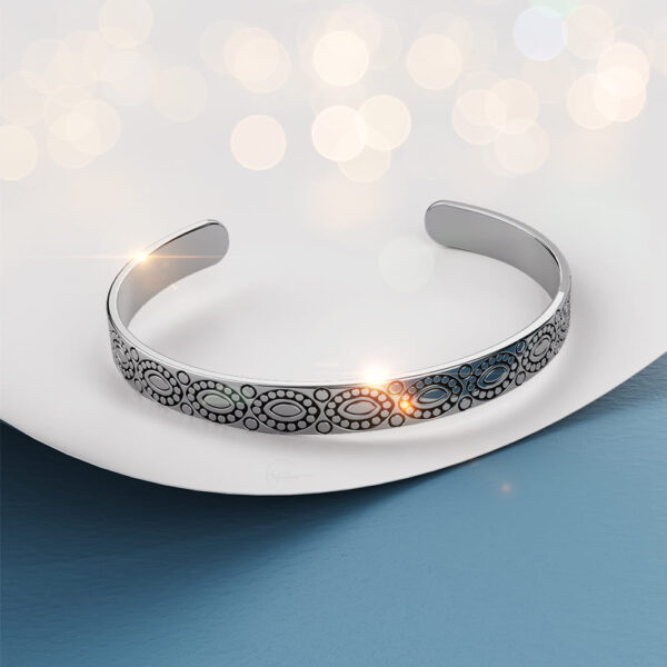 Solid 925 Sterling Silver Antique Cuff of Exotic Beauty - Image 4