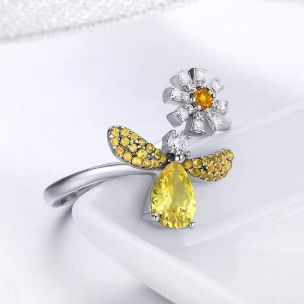 Solid 925 Sterling Silver Darling Bee Daisy Ring - Image 3