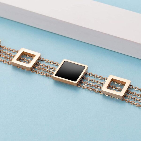 Glamourous Geometric Layered Chain Bracelet - Image 5