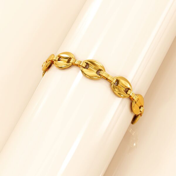 Interlocking Anchor Link Bracelet in Gold - 8mm - Image 3