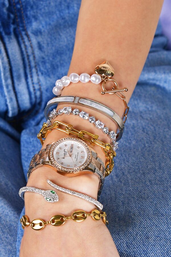 Interlocking Anchor Link Bracelet in Gold - 8mm - Image 6