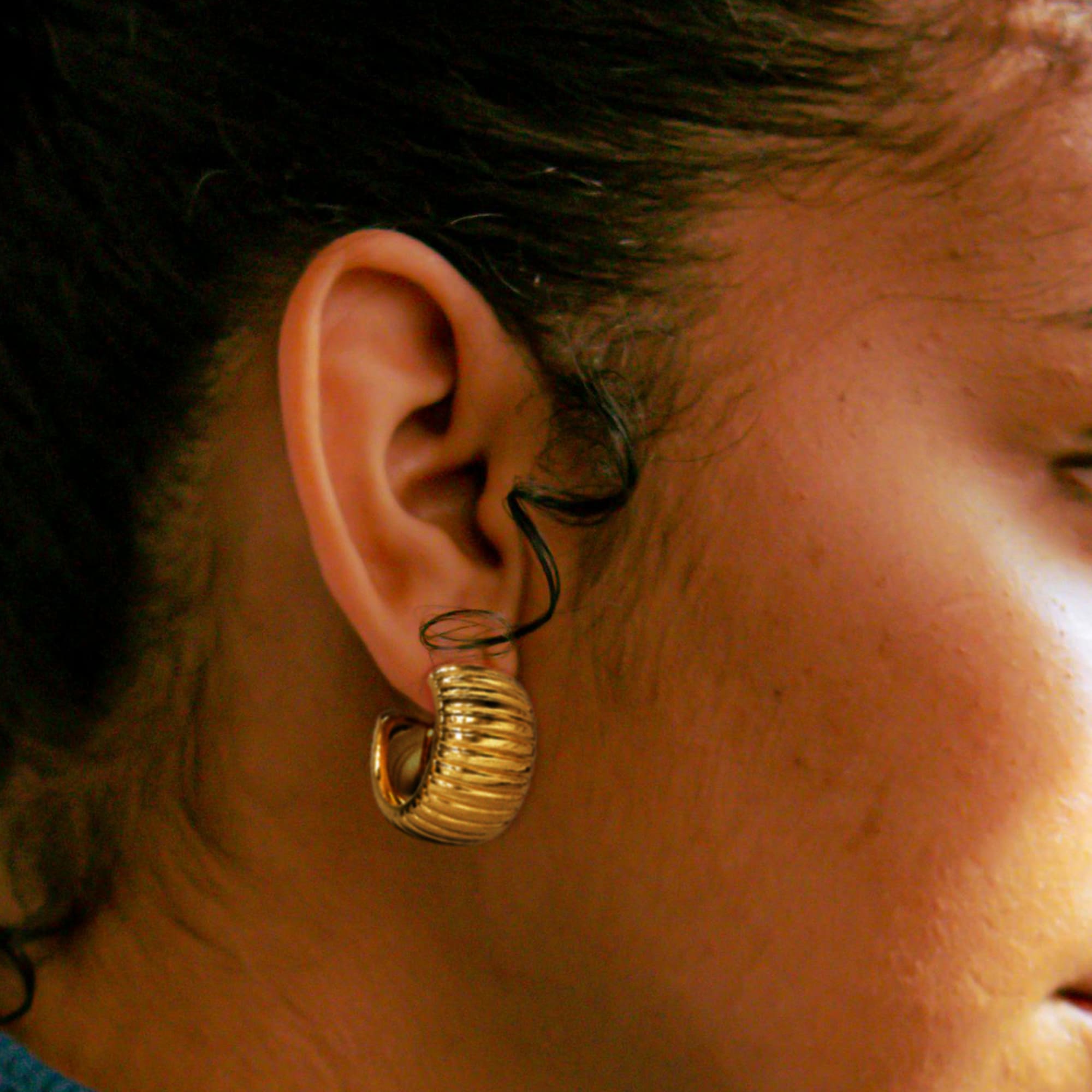 Ridged Hoop Gold layered Stud Earrings - Image 2