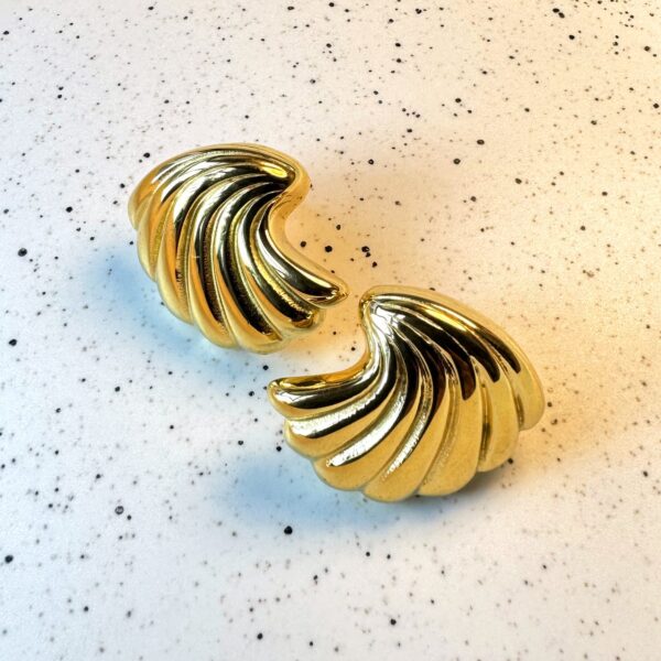 Ridged Shell Gold layered Stud Earrings - Image 4