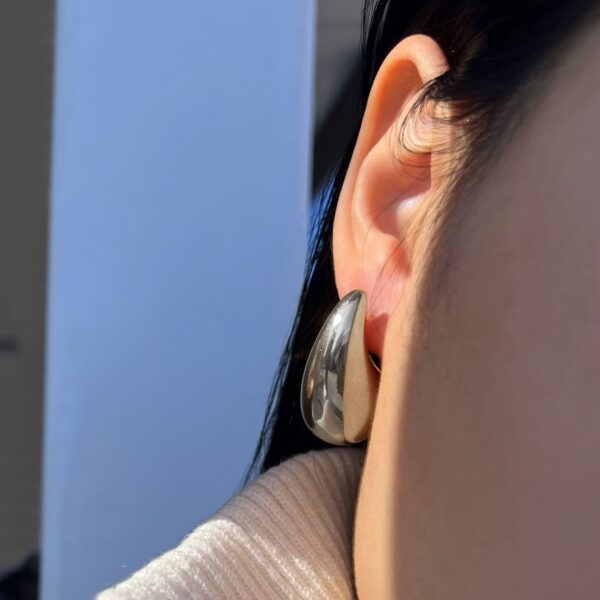 Raindrop White Gold layered Stud Earrings - Image 4