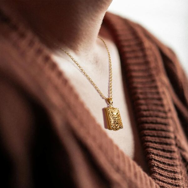 Engraved Shield Photo Locket Necklace - Image 7