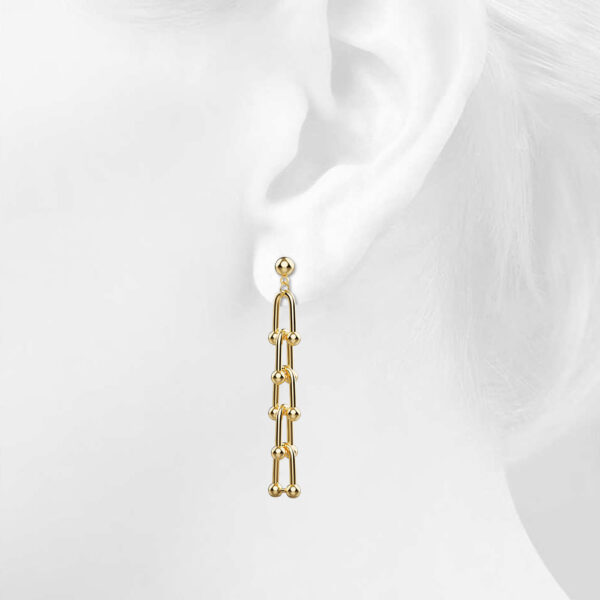 Dania U-Link Chain Earrings In Gold - Image 2
